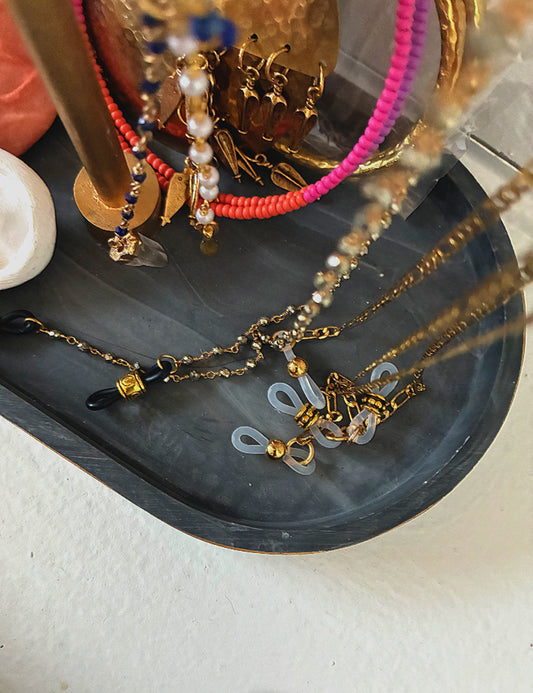 eyeglass/pod chains *multiple styles*