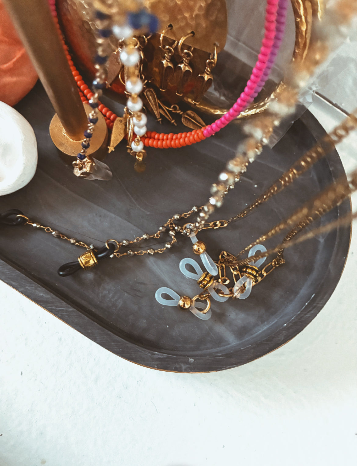eyeglass/pod chains *multiple styles*