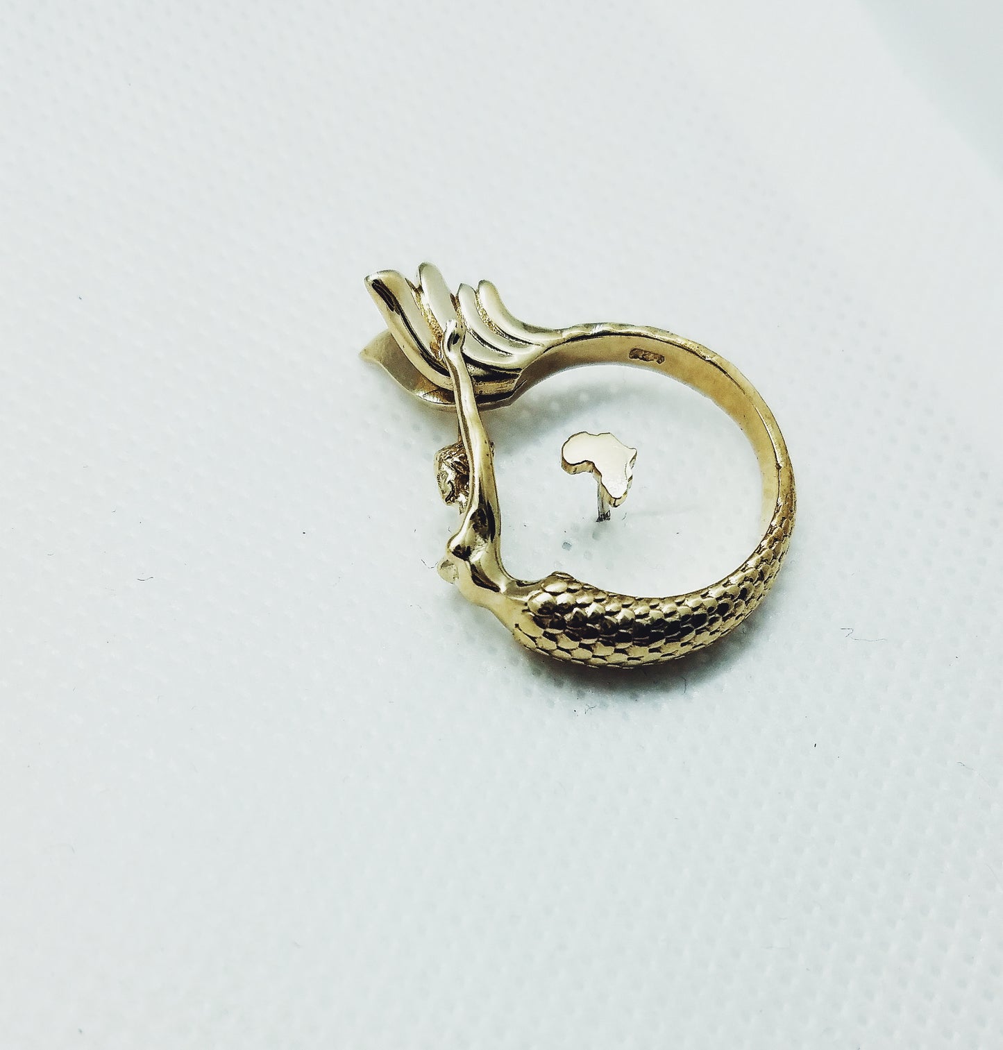 14k Gold Africa Nose Stud