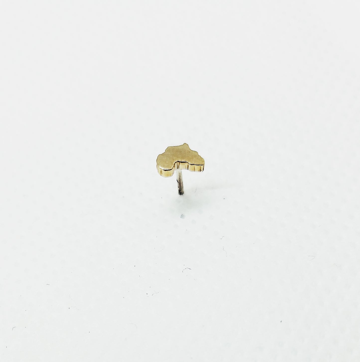14k Gold Africa Nose Stud