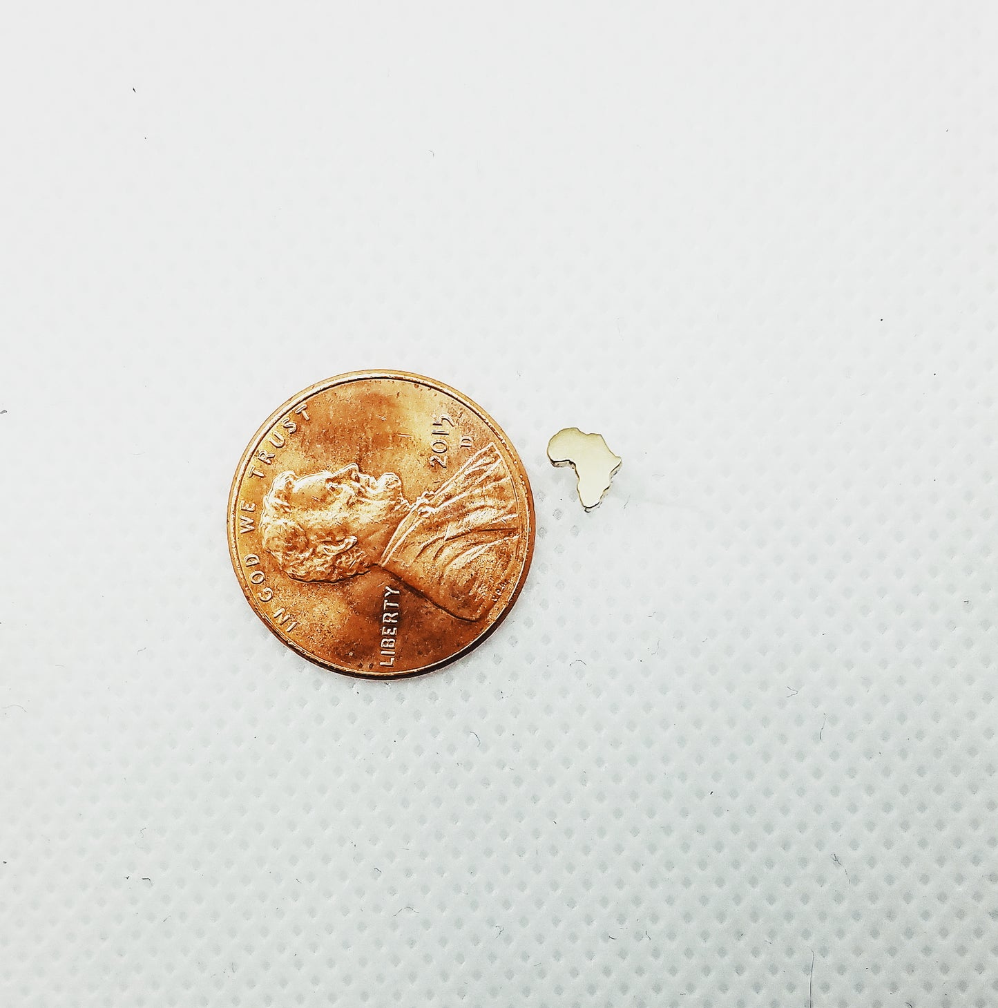 14k Gold Africa Nose Stud