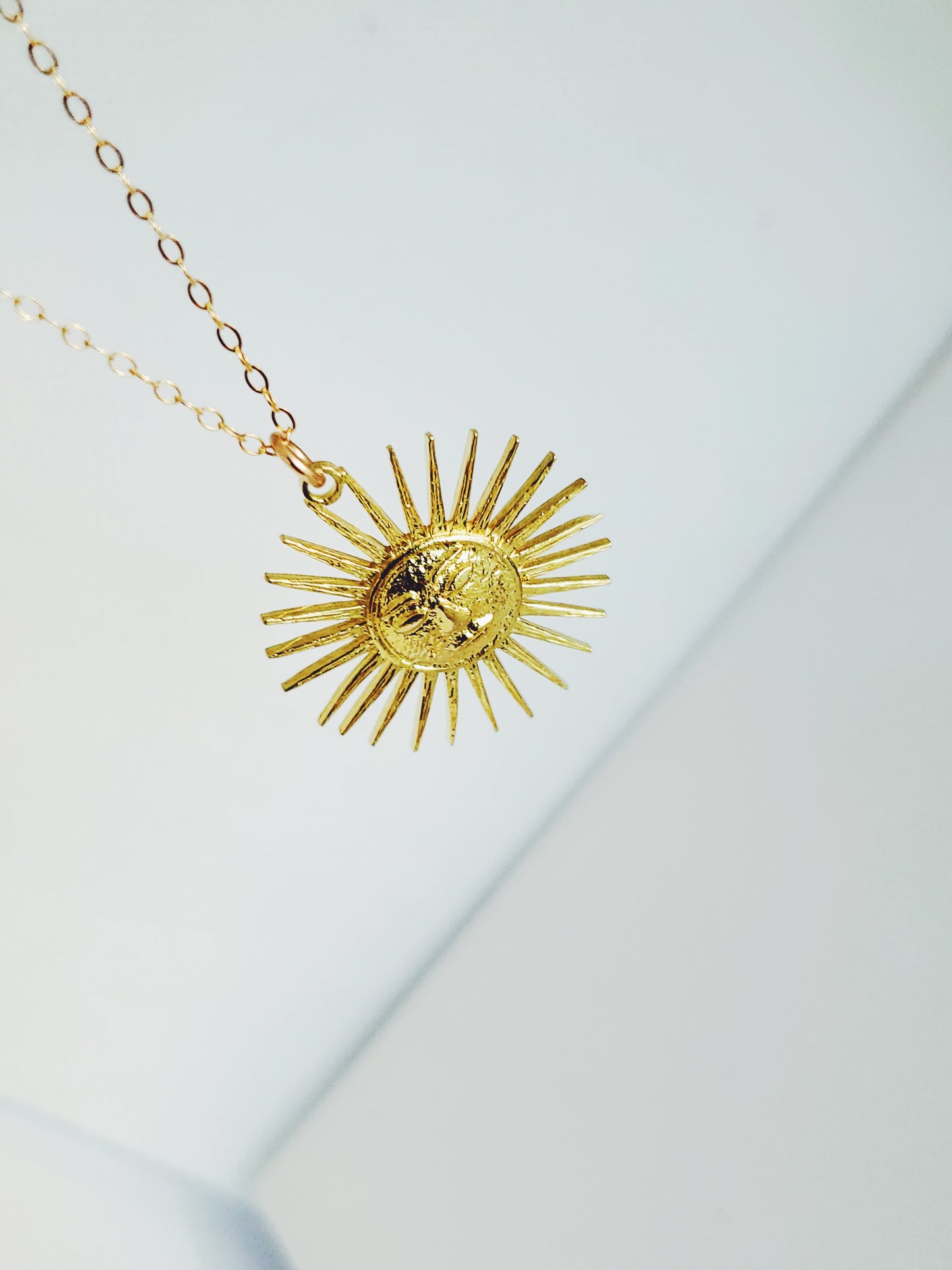 Oorun Sun Necklace