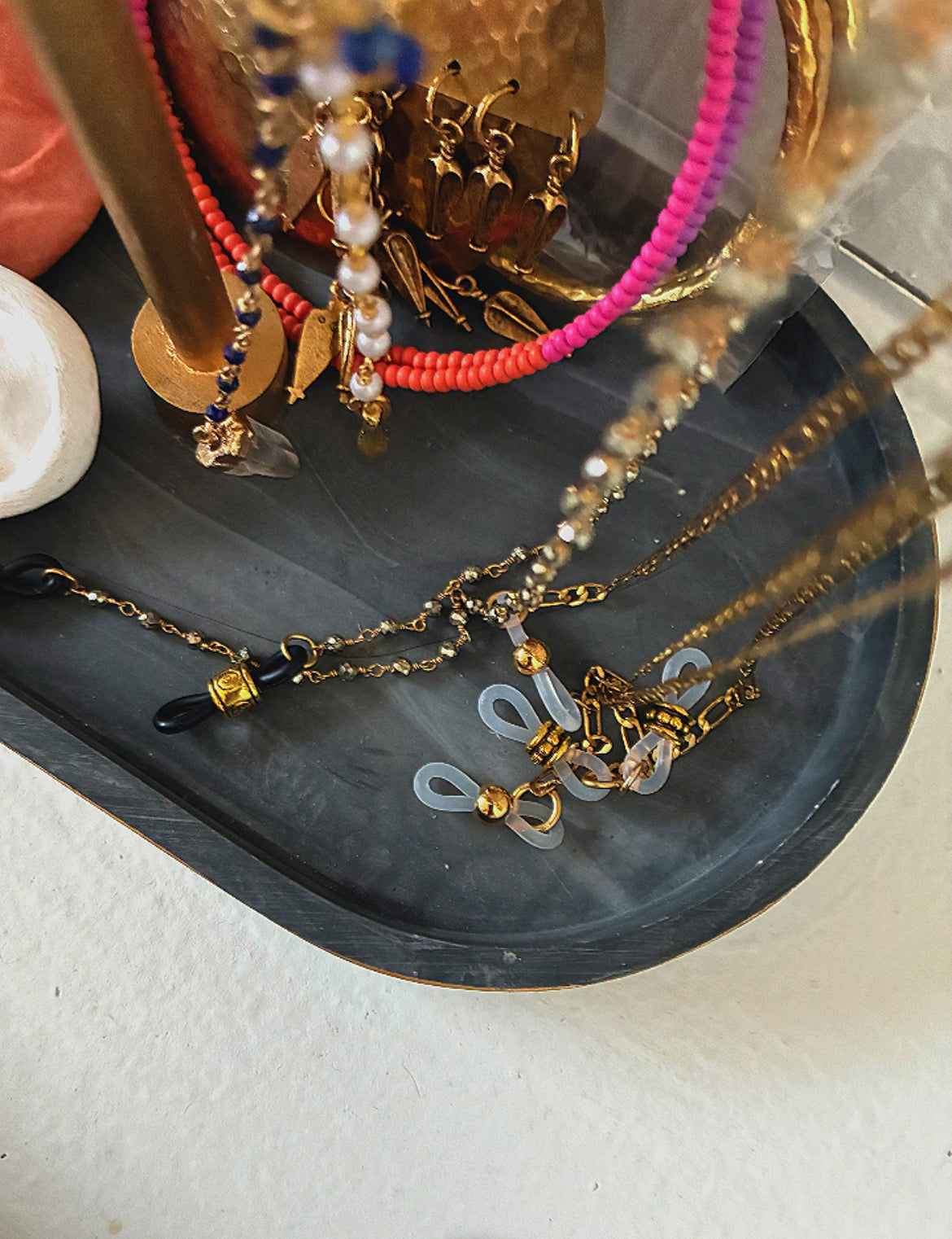 eyeglass/pod chains *multiple styles*