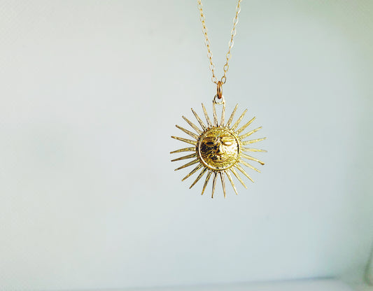 Oorun Sun Necklace
